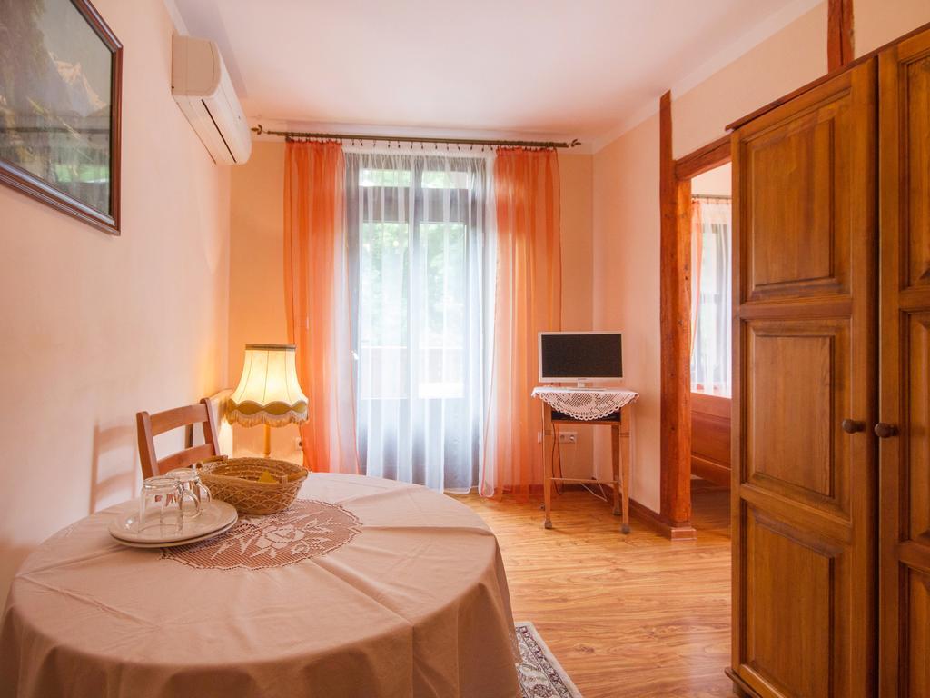Bed and Breakfast Willa Jagniatkow Екстер'єр фото